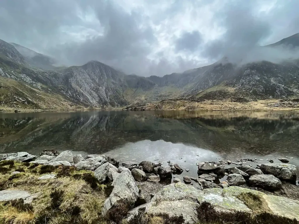 Conwy Valley Getaway | 2048px Cwm Idwal Dyffryn Ogwen View across Llyn Idwal towards the dramatic cliffs of Cwm Idwal in Eryri National Park