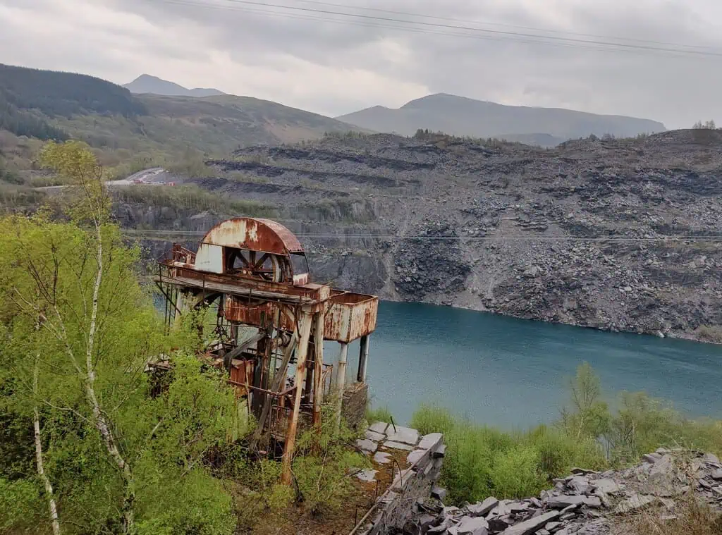 Conwy Valley Getaway | Flooded Penrhyn Slate Quarry geograph.org .uk 7154594 Old slate mining machinery overlooking the flooded Penrhyn slate quarry