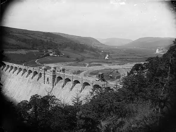 Conwy Valley Getaway | Llanwddyn reservoir wall NLW3362376 Conwy Valley Getaway | Llanwddyn reservoir wall NLW3362376